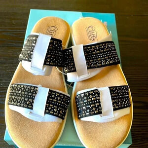 Cliffs by White Moutain sandals size 9 New